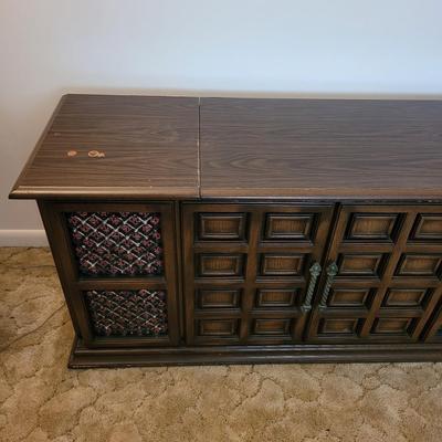 SounDesign Vintage Stereo Cabinet (LR-EL)