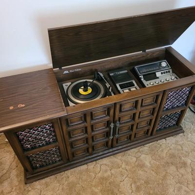 SounDesign Vintage Stereo Cabinet (LR-EL)