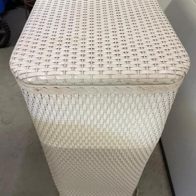 Redmon wicker laundry basket