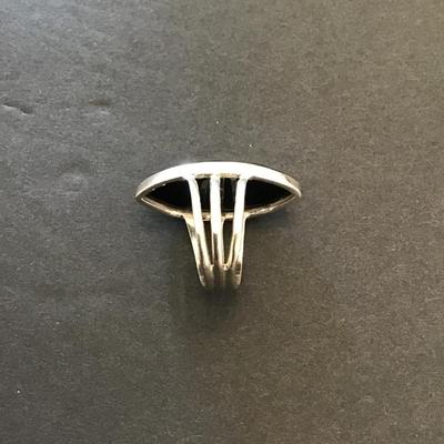 Beautiful silver ring with black glass rhinestone