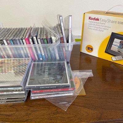 Digital frame and CDs