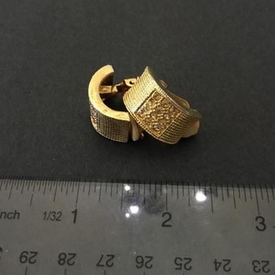 Beautiful vintage clip on earrings