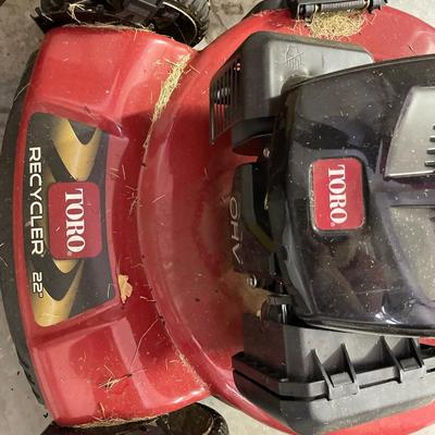 Self propel Toro lawnmower