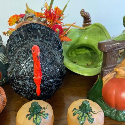 Fall ceramic decor