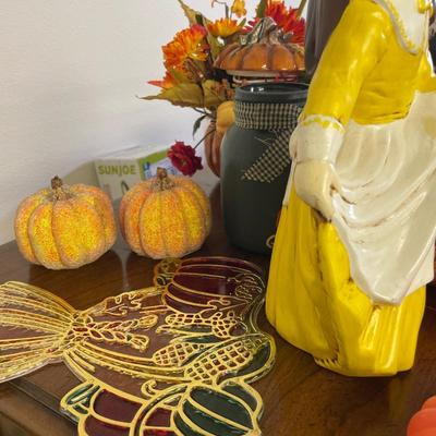 Fall ceramic decor