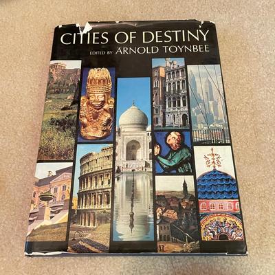 Pictorial Art & Coffee Table Books (BR-SS)