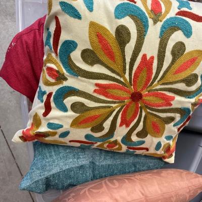 Tote of pillows
