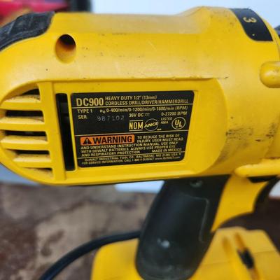 DeWalt DC900 36V Drill with Battery & Charger tested