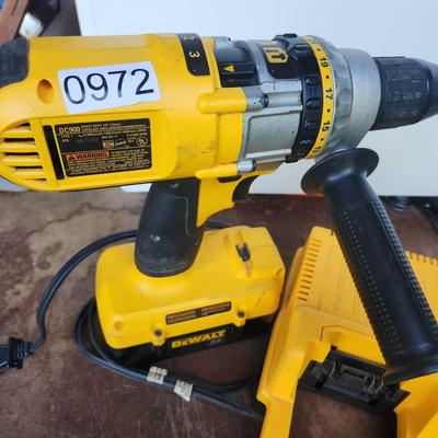 DeWalt DC900 36V Drill with Battery & Charger tested
