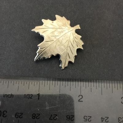 Vintage silver tone brooch