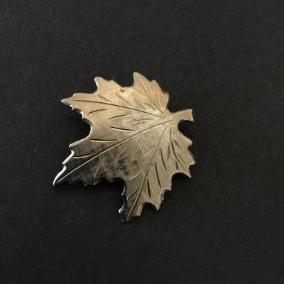 Vintage silver tone brooch