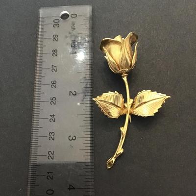 Gold tone rose brooch pin