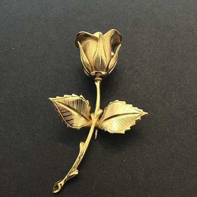 Gold tone rose brooch pin