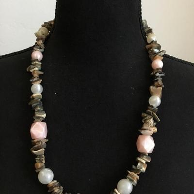 Beautiful vintage shell statement necklace
