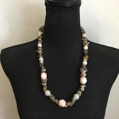 Beautiful vintage shell statement necklace