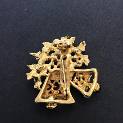 Gold tone Christmas brooch pin