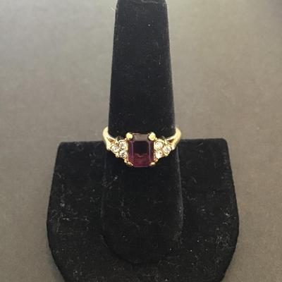 Gold tone fashion ring