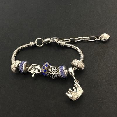Super cute silver tone charm bracelet