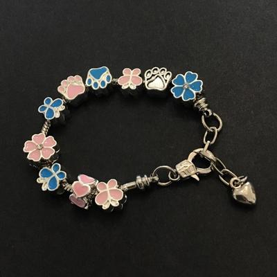 Cute flower/paw charm bracelet