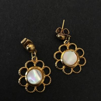 Cute vintage flower dangle earrings