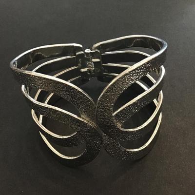Sliver tone fashion cuff bracelet