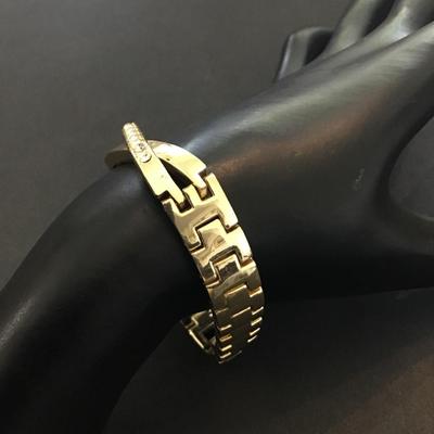 Gold tone bracelet