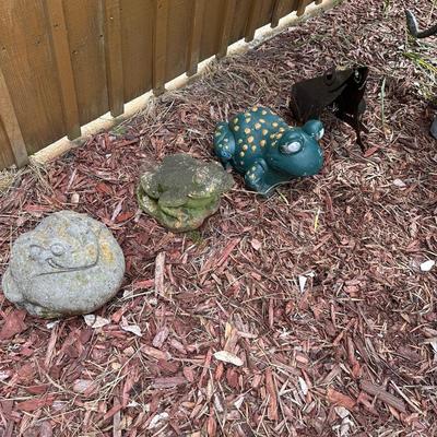 Set of 4 Outdoor Frog Garden Ornaments