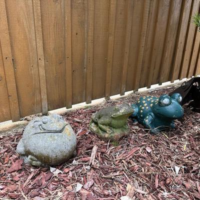 Set of 4 Outdoor Frog Garden Ornaments