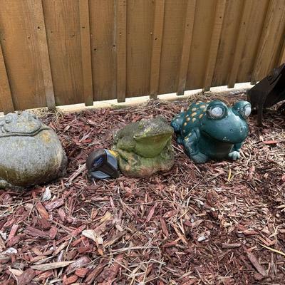Set of 4 Outdoor Frog Garden Ornaments
