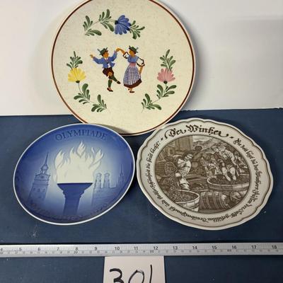 Vintage Decorative Plates
