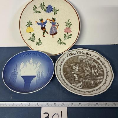 Vintage Decorative Plates