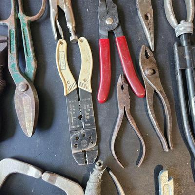 Table Top Lot of Tools