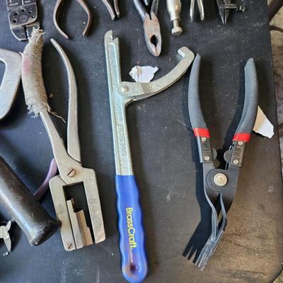 Table Top Lot of Tools