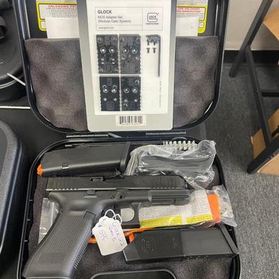 Sale Photo Thumbnail #161: MANUFACTURER: GLOCK
FAMILY: G22 Series
MODEL: G22 G5 MOS
TYPE: Semi-Auto Pistol
ITEM GROUP: Centerfire Polymer Pistols
ACTION: Safe Action
CALIBER/GAUGE: 40 S&W
FINISH: nDLC
FINISH TYPE: Black
FRAME: Polymer Frame
BARREL: 4.49"
OVERALL LENGTH: 