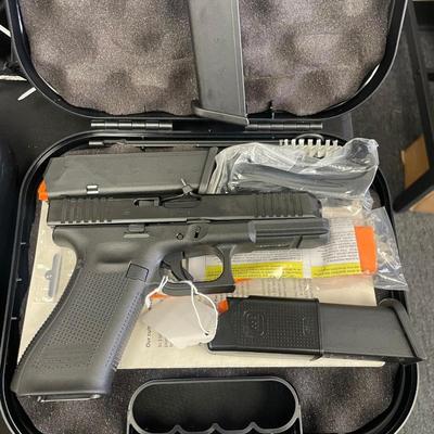 Sale Photo Thumbnail #160: MANUFACTURER: GLOCK
FAMILY: G22 Series
MODEL: G22 G5 MOS
TYPE: Semi-Auto Pistol
ITEM GROUP: Centerfire Polymer Pistols
ACTION: Safe Action
CALIBER/GAUGE: 40 S&W
FINISH: nDLC
FINISH TYPE: Black
FRAME: Polymer Frame
BARREL: 4.49"
OVERALL LENGTH: 