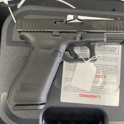 Sale Photo Thumbnail #159: MANUFACTURER: GLOCK
FAMILY: G22 Series
MODEL: G22 G5 MOS
TYPE: Semi-Auto Pistol
ITEM GROUP: Centerfire Polymer Pistols
ACTION: Safe Action
CALIBER/GAUGE: 40 S&W
FINISH: nDLC
FINISH TYPE: Black
FRAME: Polymer Frame
BARREL: 4.49"
OVERALL LENGTH: 