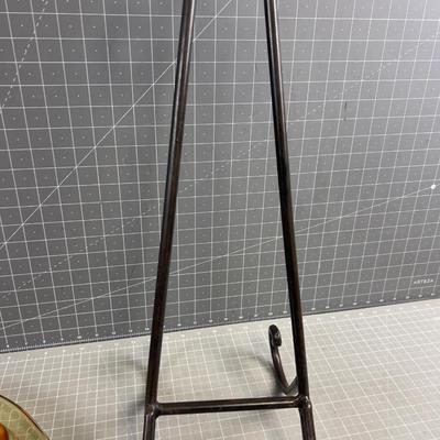 Sale Photo Thumbnail #50: 18" Diameter. Will Sit Flat on a Table If you do not want to use Stand LOVELY!