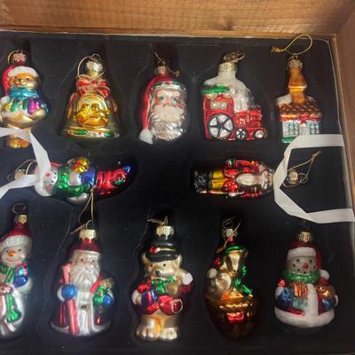 Sale Photo Thumbnail #280: 36 in this amazing Set. Great Condition. Very Nice!!! 36 Includes a Circus Elephant and owl . 