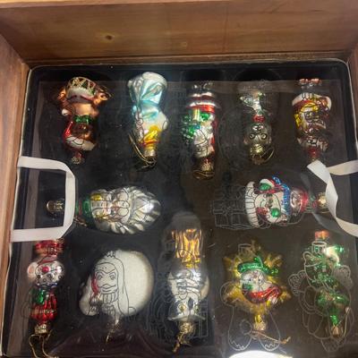 Sale Photo Thumbnail #277: 36 in this amazing Set. Great Condition. Very Nice!!! 36 Includes a Circus Elephant and owl . 