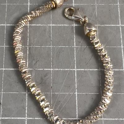 Sale Photo Thumbnail #520: Used. Good Condition. WEARABLE!!!! Good Looing!!! 