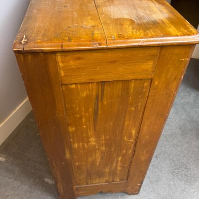Sale Photo Thumbnail #691: Measures 39 x 17 x 36" Highly Desired old Utah Furniture is a thing!! 