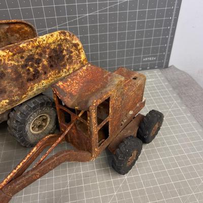 Sale Photo Thumbnail #884: Used. Not Really Usable unless you get a tetanus shot first. RUSTY! COLLECTIBLE! 