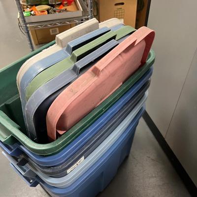 Sale Photo Thumbnail #1026: USED! Usable. 18 Gallons.  The Green on is a little damaged but the rest are good !!! 