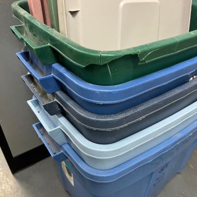 Sale Photo Thumbnail #1024: USED! Usable. 18 Gallons.  The Green on is a little damaged but the rest are good !!! 