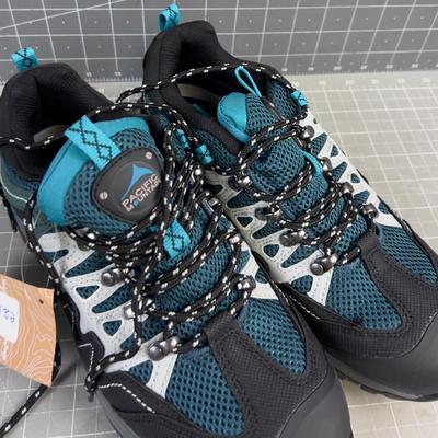 Sale Photo Thumbnail #1151: NEW nice. Good to go hiking if they fit. NO BOX