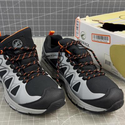 Sale Photo Thumbnail #1164: Men's Size 10 New in the Box.   