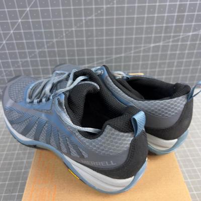 Sale Photo Thumbnail #1171: Women's Size 10 Trail Shoes. NEW No lid on the box. 