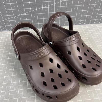 Sale Photo Thumbnail #1174: NEW Men's Size 12 NO BOX. Brown color. 