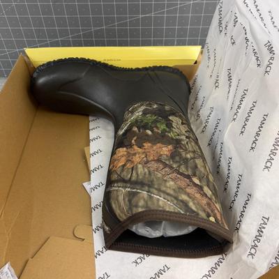 Sale Photo Thumbnail #1198: NEW Men's Size 11 CAMO color. 