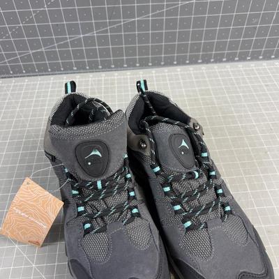 Sale Photo Thumbnail #1201: Women's Size 9 NEW No Box. 